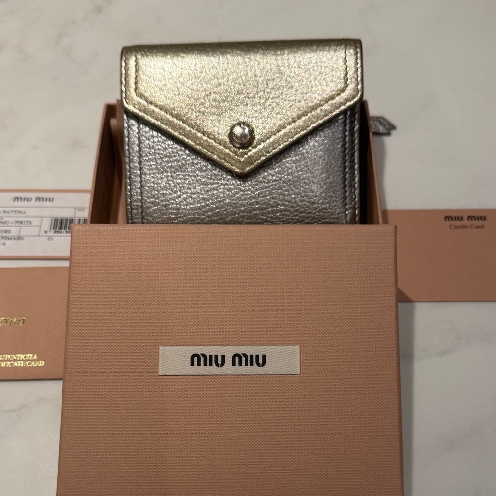 MIU MIU WALLET 💛🩶